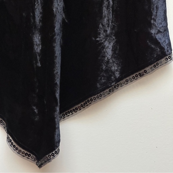 Express Black Velvet Beaded Handkerchief Hem Sleeveless Top Size Small - Picture 9 of 11